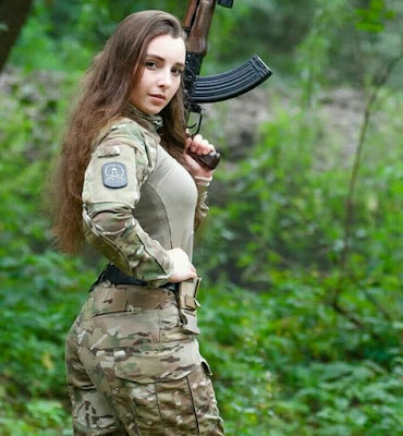 Military girl - Beautiful Girls & Guns