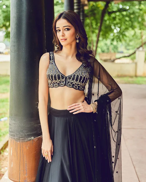 Ananya Panday Non-Wired seamless cups, Blouse style, Tank Top Bralette Bra