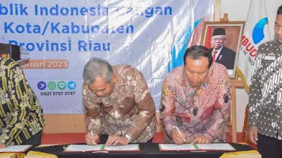 Pemkab Kampar Tandatangani MoU dengan Ombudsman Terkait Peningkatan Kualitas Pelayanan Publik.