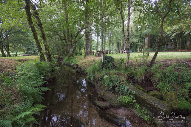 Sendero azul y playa fluvial de A Calzada