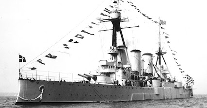 Όταν το ιστορικό πλοίο του Πολεμικού μας Ναυτικού Θωρηκτό Αβέρωφ κρύφτηκε στις ακτές της Τσακωνιάς κατα τη διάρκεια του Β' Παγκοσμίου πολέμου.