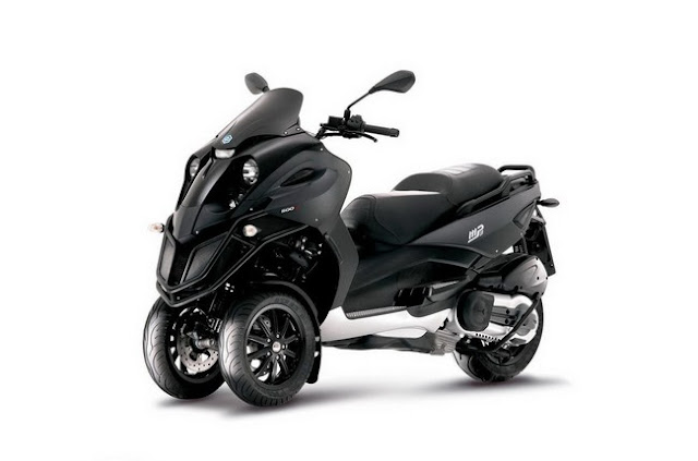 Piaggio MP3 500 có giá 8.899 USD