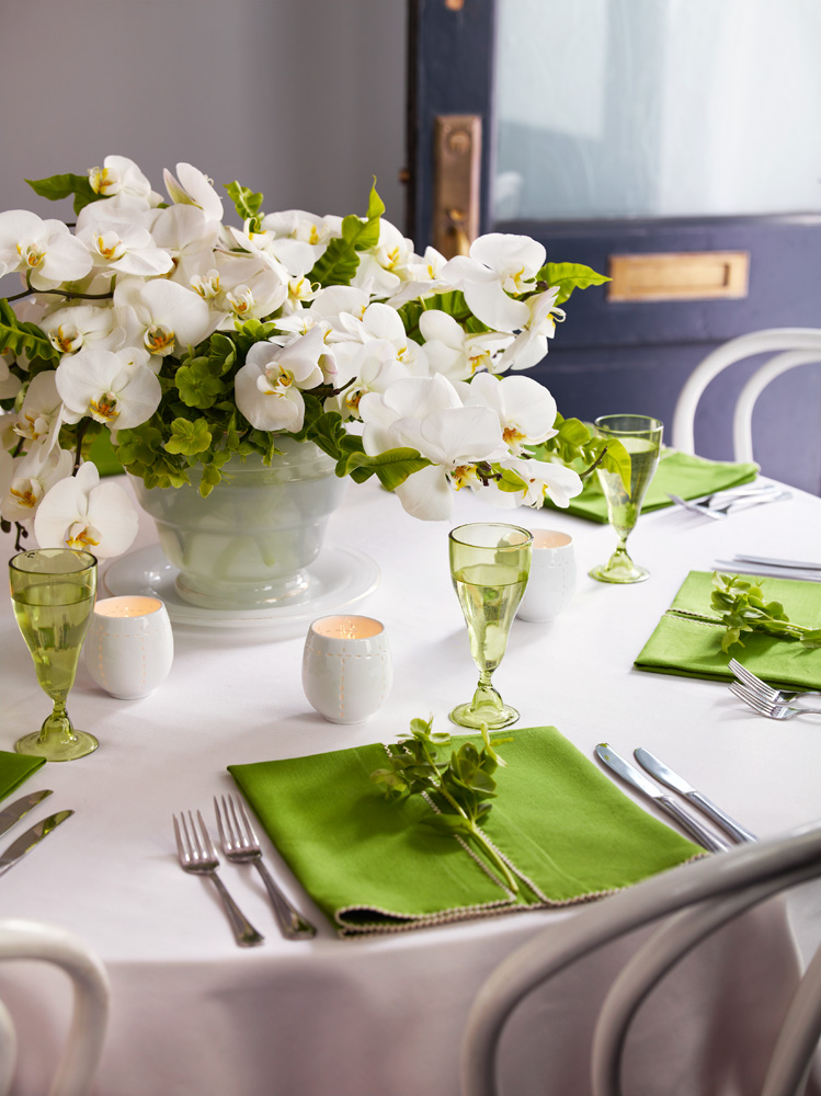 How To Decorate A Wedding Table