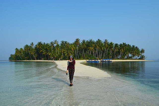  Pulau Mahitam Lampung