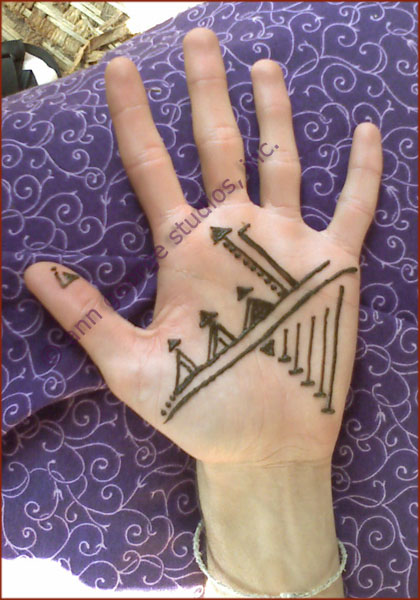  experience of henna tattoo. This design, while seeming very geometric, 