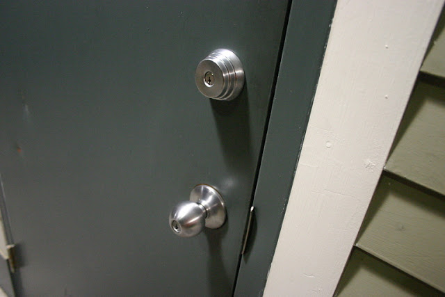  Ingin Membuat Pintu Rumah Anda Anti Pencuri? Berikut Tipsnya