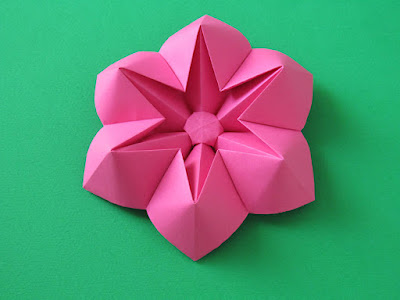 Origami, vista dall’alto 2, Fiore gotico - Gothic flower by Francesco Guarnieri