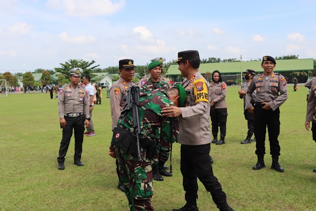 Jalin Sinergitas TNI - Polri, Kapolres Batu Bara Sambut Kepulangan Prajurit Yonif 126 Kala Cakti dari Papua