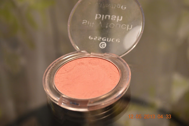 essence silky touch blush # 20 Babydoll, essence, blush