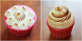 Cupcake recheado com morangos e ganache de chocolate branco coberto com suspiro