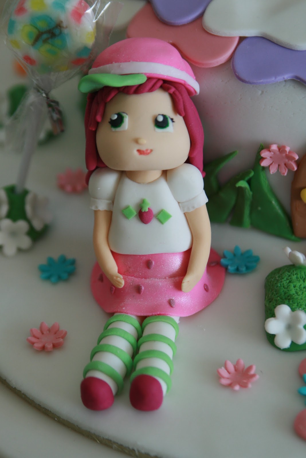 Cakes & Decorations: Strawberry Shortcake