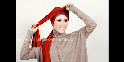 Cara Memakai Hijab Pashmina Styles Dengan Serut Kombinasi Headband