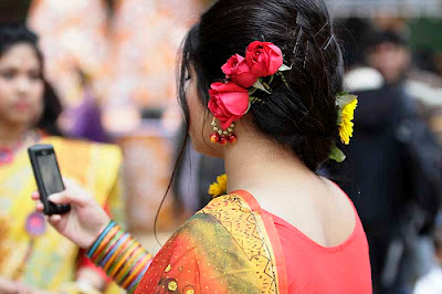 Basanta Utsab: Latest photos of spring Festival in Dhaka on 13 February 2013