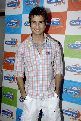 Shahid Kapoor promotes film Paathshaala at Radio City 91.1 FM image