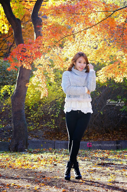 3 Beautiful Lee Da Hee outdoors - very cute asian girl-girlcute4u.blogspot.com