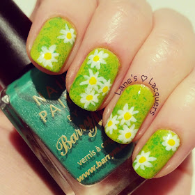 sponged-green-grass-daisies-nail-art (2)
