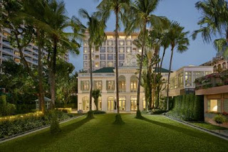 A view of the Mandarin Oriental, Bangkok. The Authors' Wing at dusk.