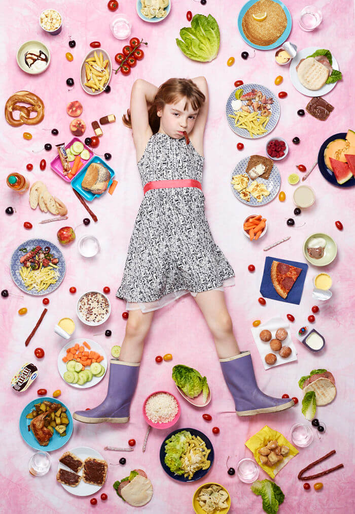 25 Children From Across The World Photographed With What They Eat Weekly