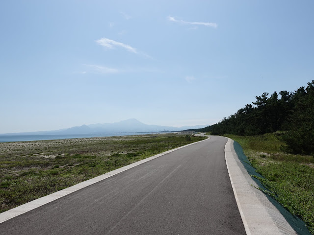 弓ヶ浜海岸の遊歩道を帰ります