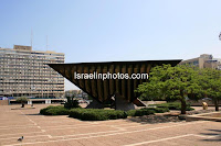 Memorial sculpture by Yigal Tumarkin commemorating the Holocaust