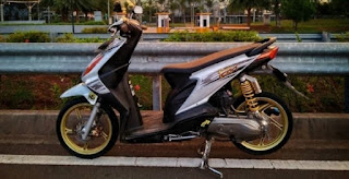 Tampilan Modifikasi Motor Beat Karbu Warna Putih