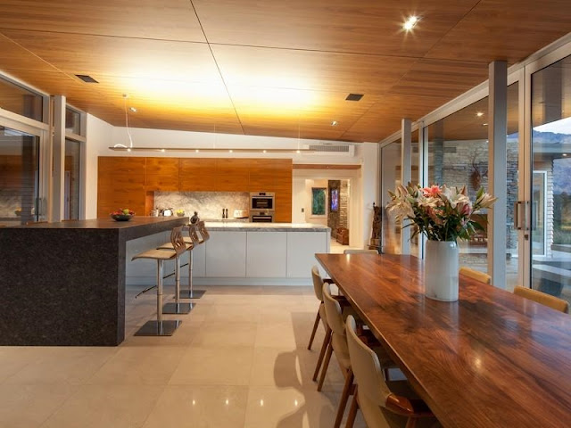 Modern kitchen and dining room 