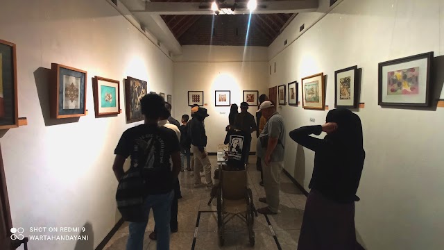 Dibuka Hj Badingah Pameran Tunggal Alm Intan GS Bono Digelar Selama Empat Hari Di Sanggar Kayuangin