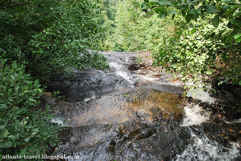 Водопад в парке Amicalola Falls State Park