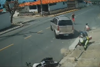 VÍDEO: câmera registra atropelamento intencional após briga de trânsito entre motorista e mototaxista em Campina Grande