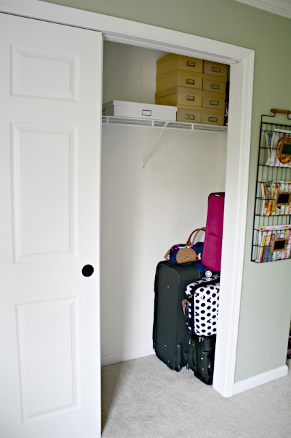 How we organize our extra guest closet