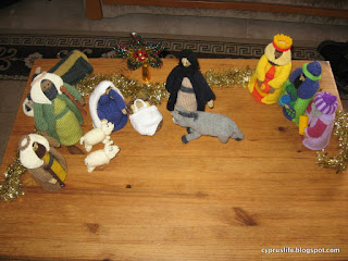 knitted Nativity scene