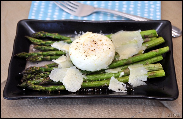 Roasted Asparagus with Poached Egg and Shaved Parmesan Cheese