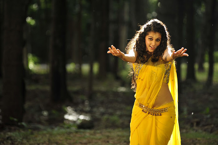 tapsee from mogudu, tapsee latest photos
