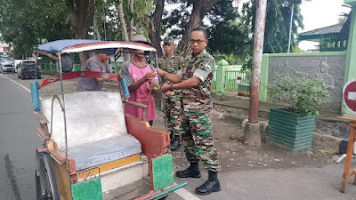 KODIM 1411 BULUKUMBA KOREM 141 TODDOPULI BAGIKAN TAKJIL KEPADA PENGGUNA JALAN