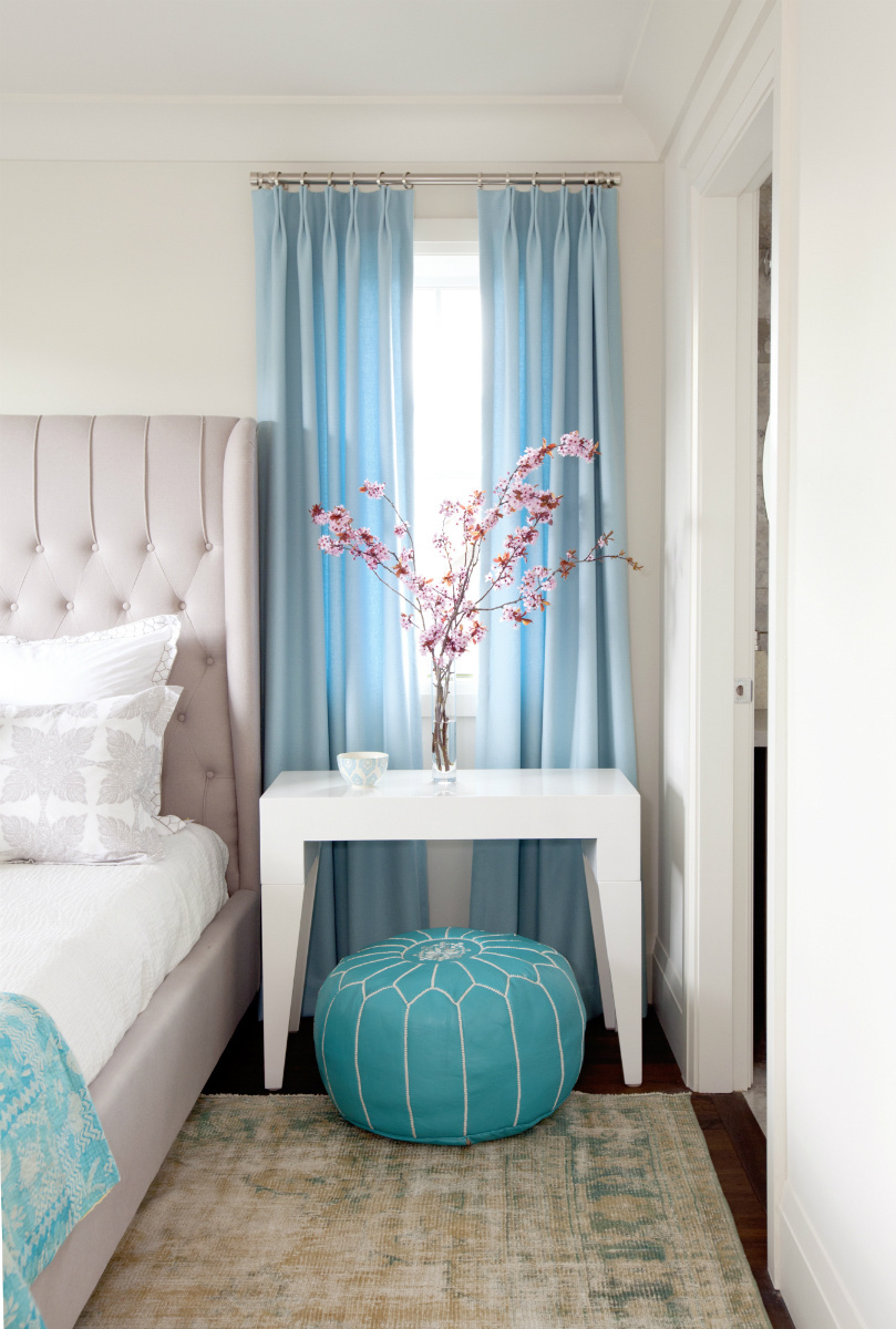 bedroom design with light blue color
