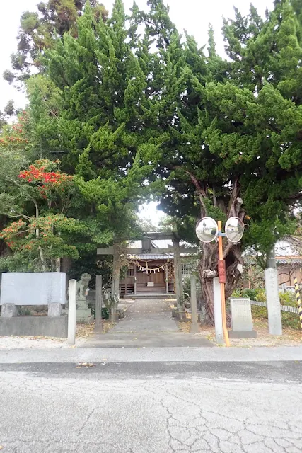 神奈地袛神社入り口