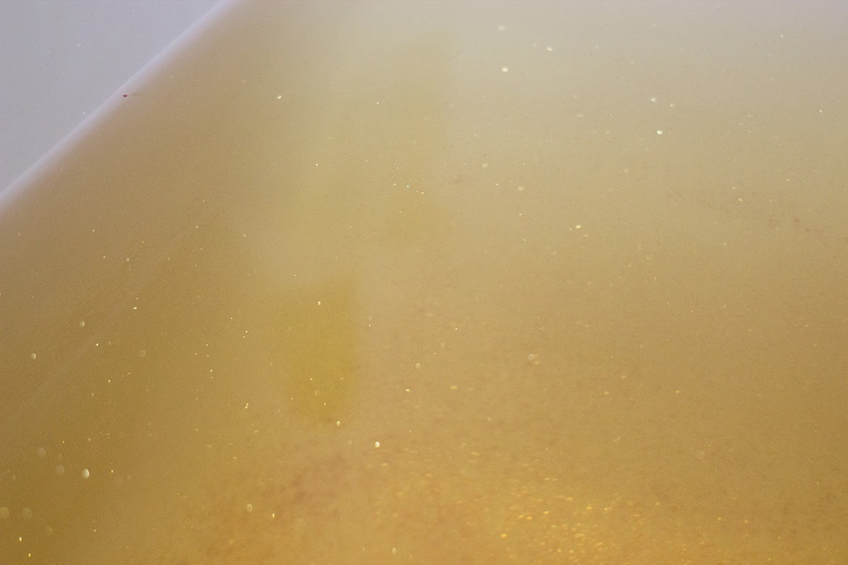 lush sparkler bath bomb