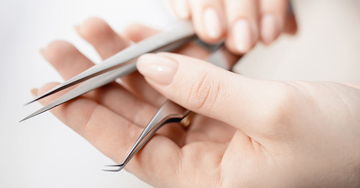 Prepare the eyelash extensions tools