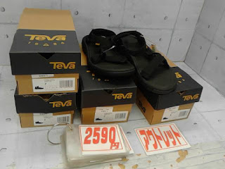 アウトレット　１７９８９　【TEVA】HURRICANE XLT2　２５９０円