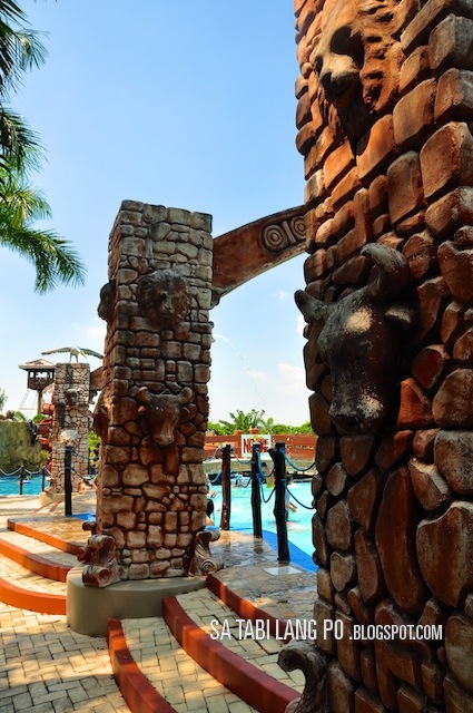 8 waves waterpark summer philippines