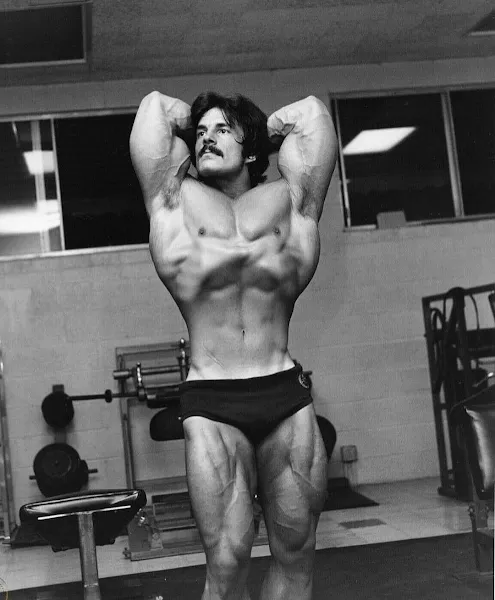 Mike Mentzer bodybuilder in the 70s