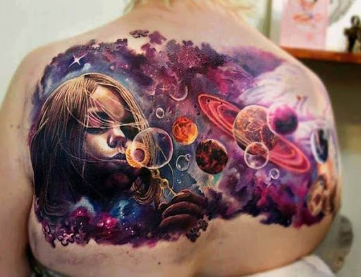 70 tatuagens femininas inspiradas no espaço!