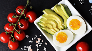 Makanan tinggi protein seperti telur dapat membantu tubuh membakar lebih banyak kalori.