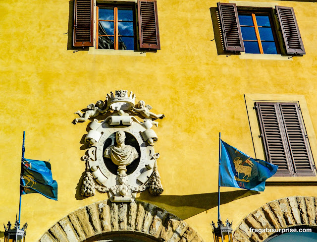 Imagem do duque Cosimo de Medici em uma palácio da Piazza della Signoria, em Florença