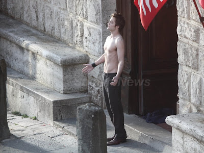 robert pattinson new moon shirtless. Robert+pattinson+shirtless