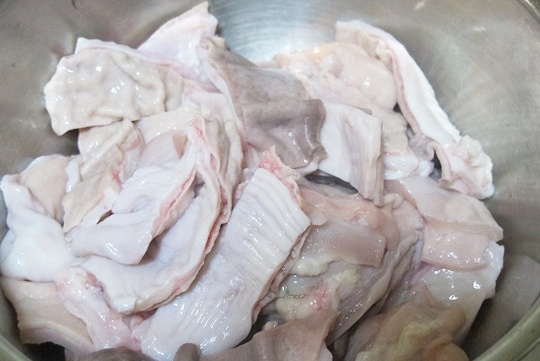 Rửa dạ dày lợn đừng chỉ dùng muối, thêm nguyên liệu này sạch, trắng giòn ngay tức khắc - 6