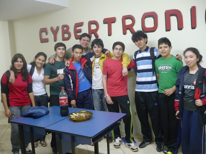 Cybertronic: Dia de La amistad