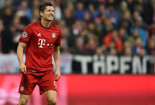 Agen Bola - Lewandowski Takkan Gabung Madrid atau Juventus