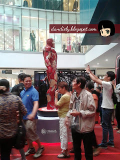 Exhibit | Life-Size Statues of Marvel’s Avengers: Age of Ultron at SM City North EDSA - Iron Man