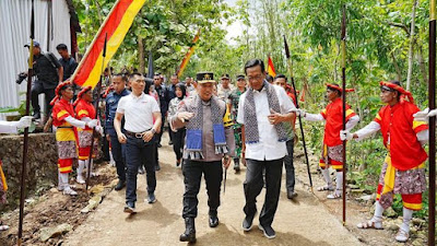  Kapolri Jenderal Listyo Sigit Prabowo Resmikan 10 Sumur bor Polri Presisi di Gunungkidul dan Bagikan Sembako.